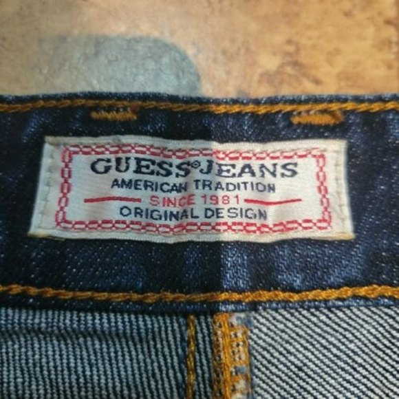 Guess Jean Shorts Blue Denim Distressed Raw Hem Triangle Logo Womens Size 28 - Picture 4 of 11